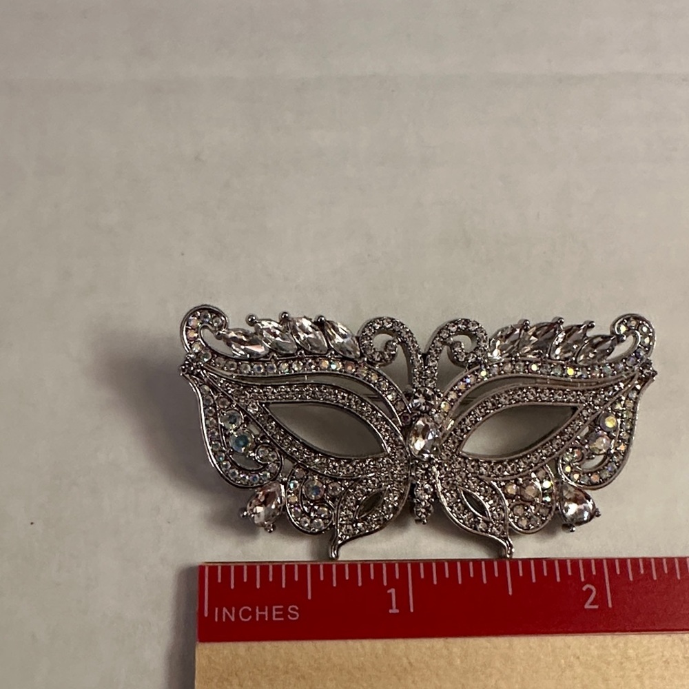 Elegant Rhinestone Mask Brooch - Picture 3 of 5